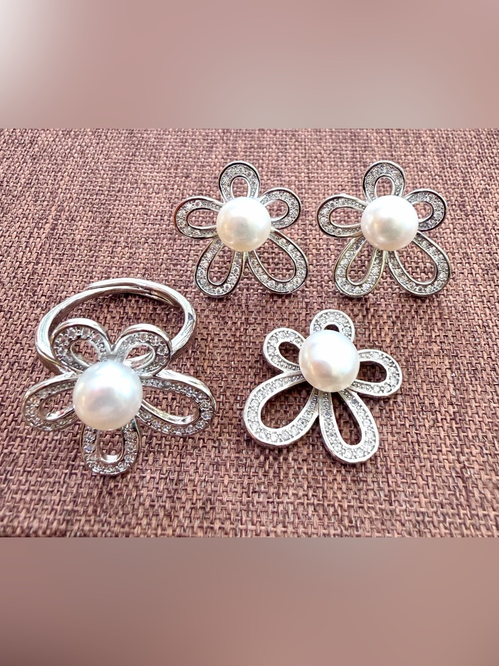 Pearl Flower Set - White Pearl Pavé Design